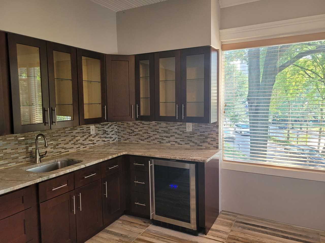 169 Peachtree Cir Ne #5 - Photo 4 of 18