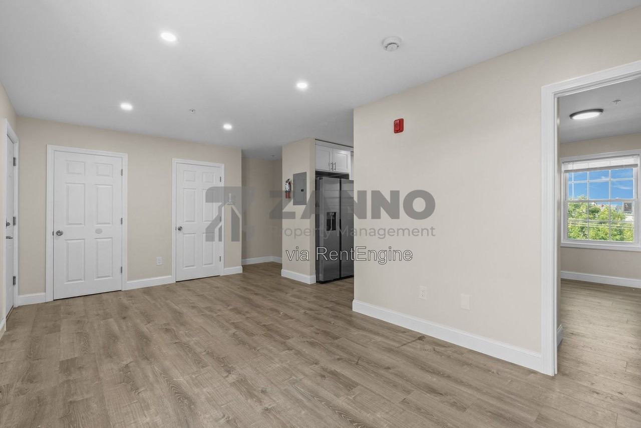 547 Chalkstone Ave #5 - Photo 5 of 16