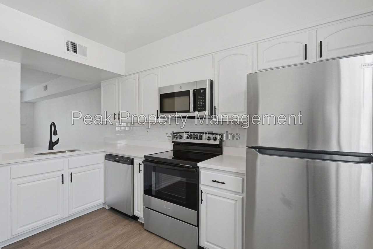 304 S Center St #7