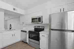 featured image of 304 S Center St #7