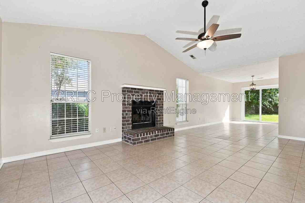 5126 Westview St - Photo 5 of 18