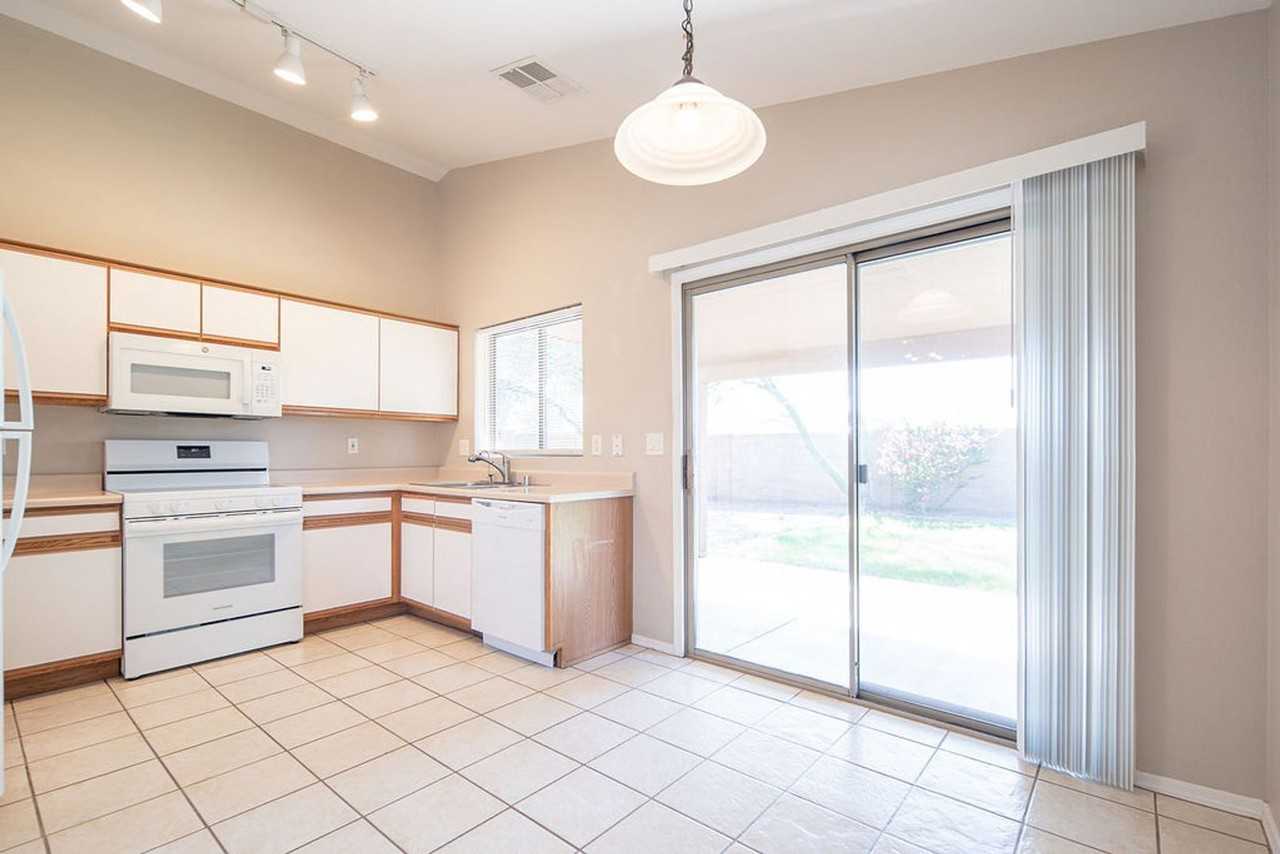 14028 N 150th Ln - Photo 4 of 20