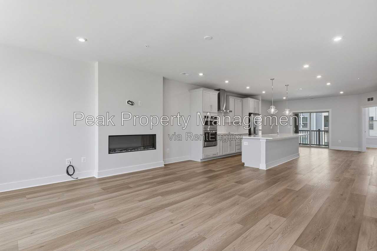 3604 Daisy Field Walk #B - Photo 5 of 24