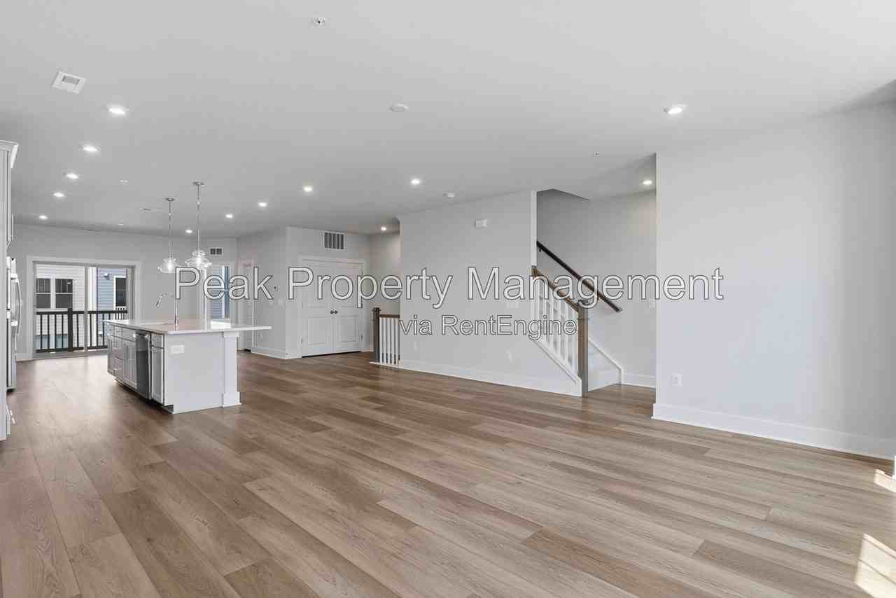 3604 Daisy Field Walk #B - Photo 6 of 24