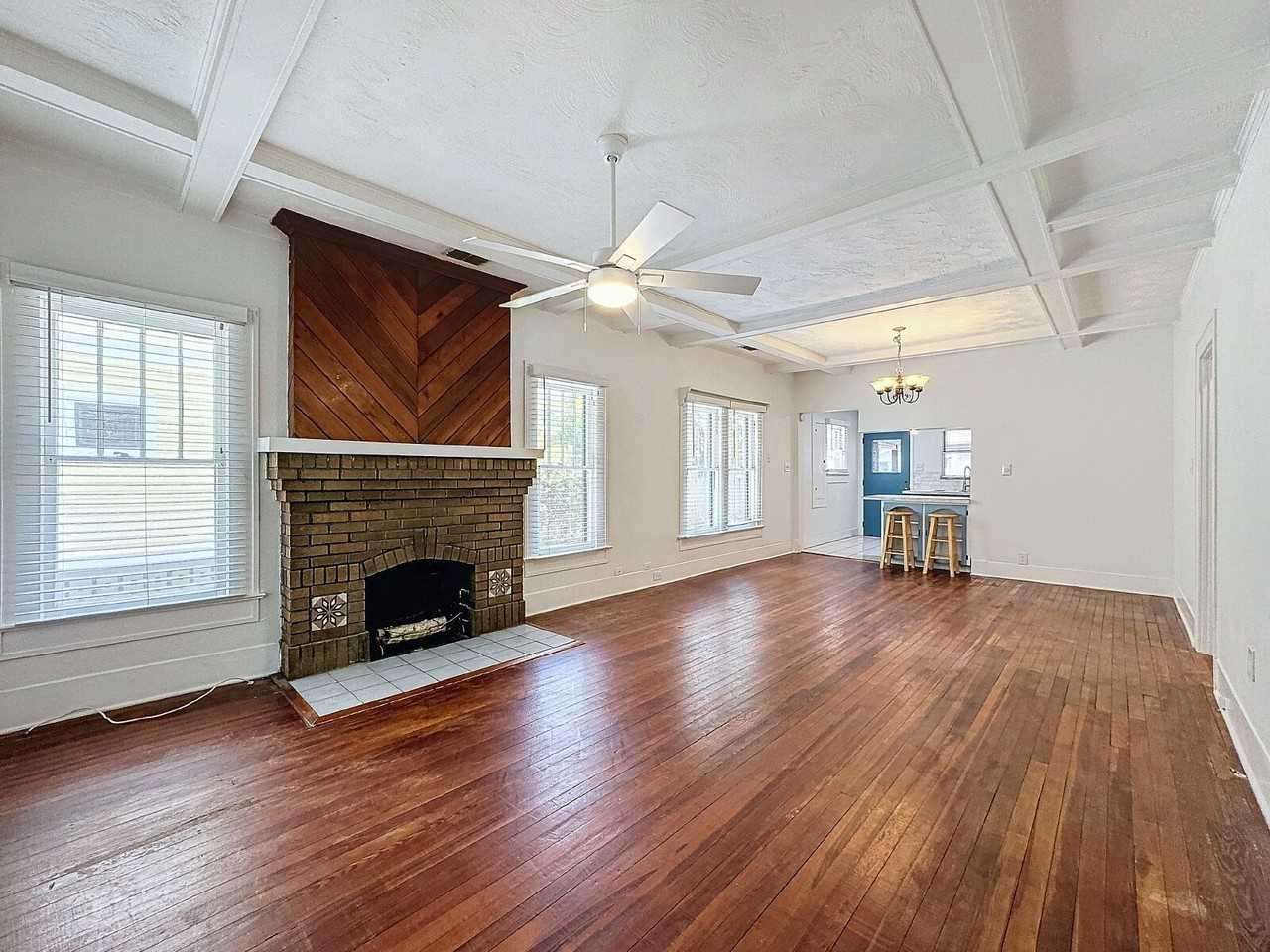 226 9th Ave N - Photo 2 of 41