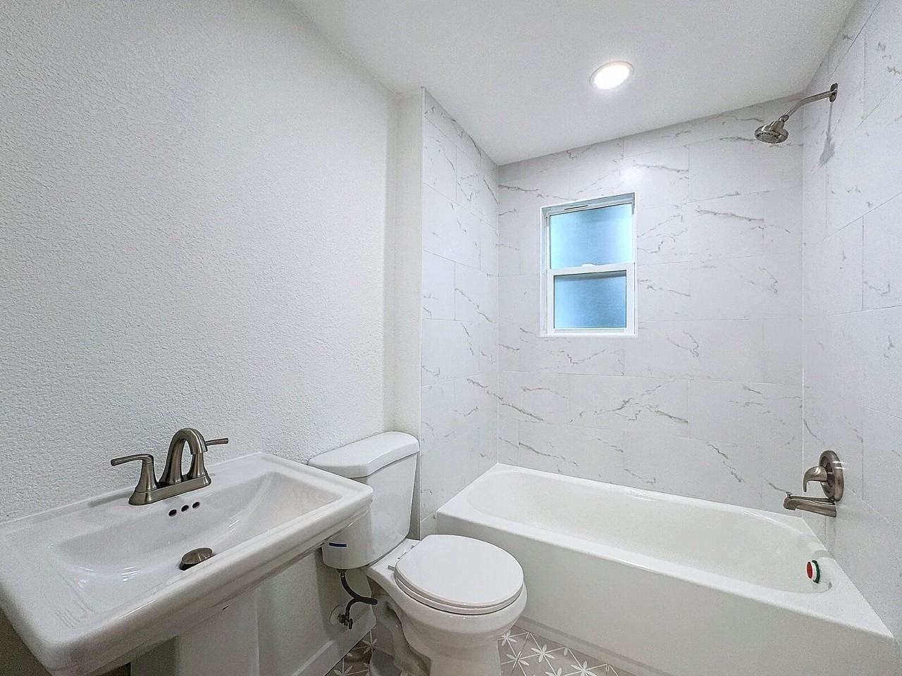 226 9th Ave N - Photo 4 of 41