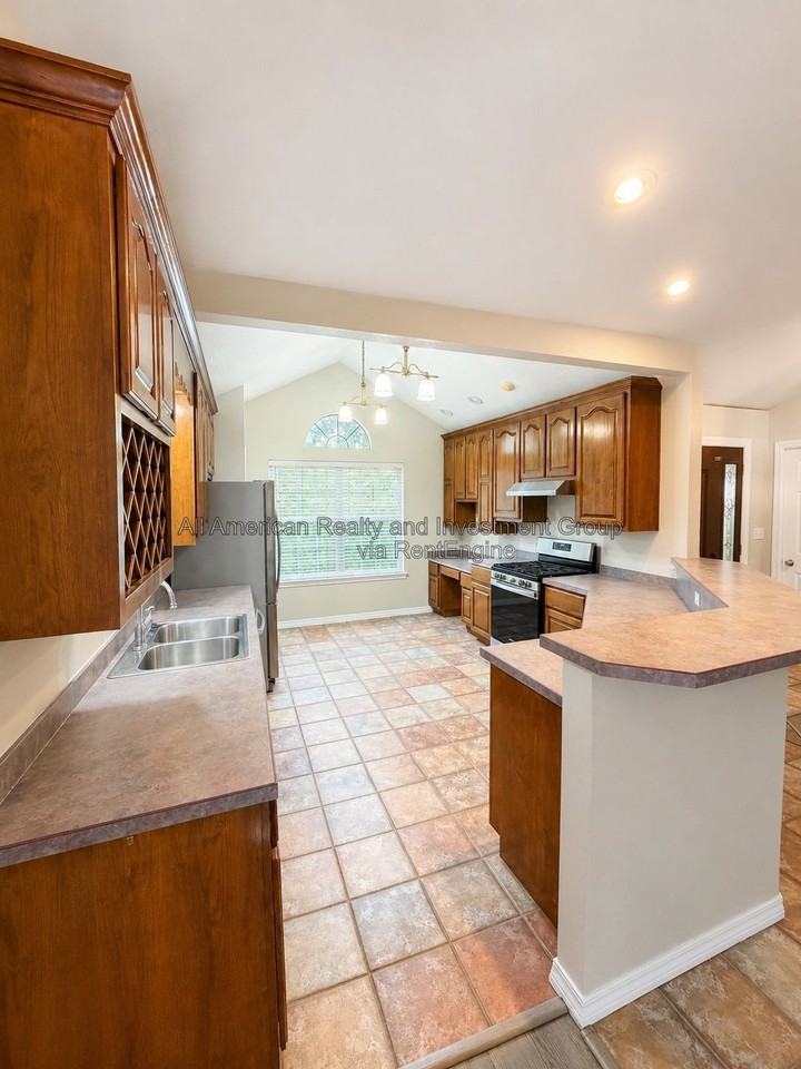 507 Rush Park Cir - Photo 2 of 11