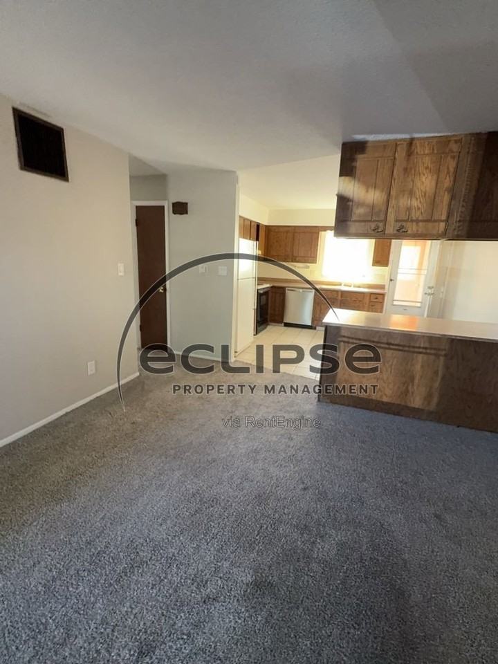 1311 N 16th St #1 - Photo 3 of 13