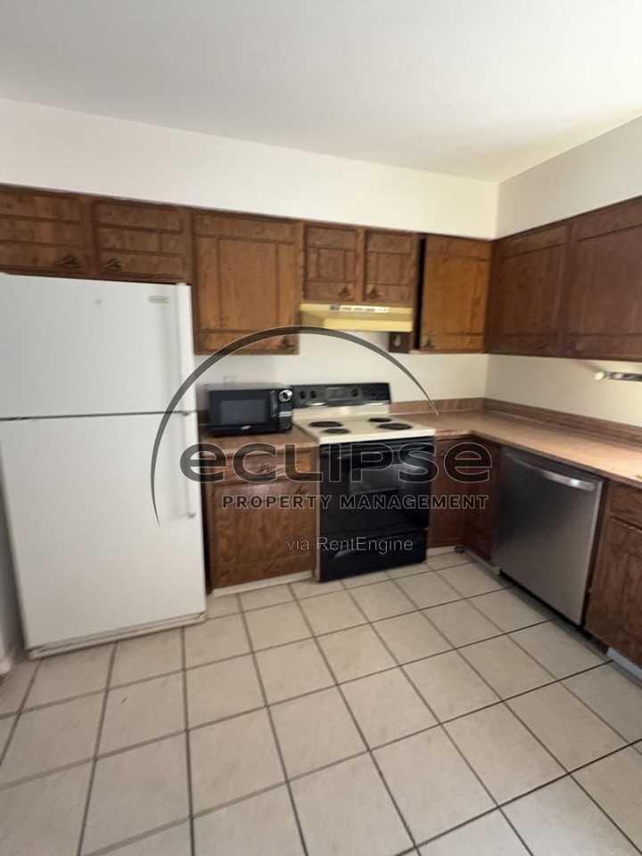 1311 N 16th St #1 - Photo 7 of 13
