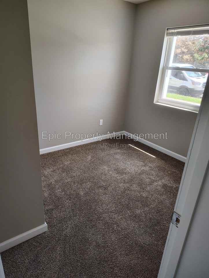 6743 Ford Ave - Photo 7 of 10
