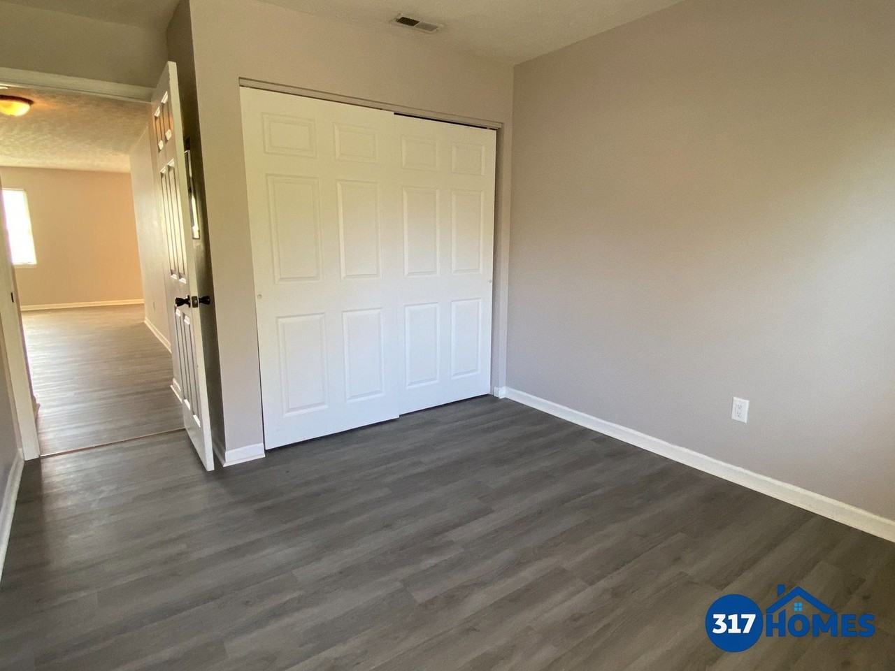 5760 Northdale Lake Ct #B - Photo 4 of 14