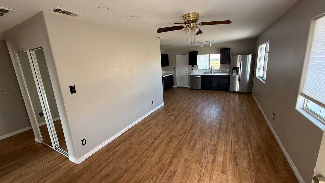 879 Wilson Ave - Photo 3 of 7