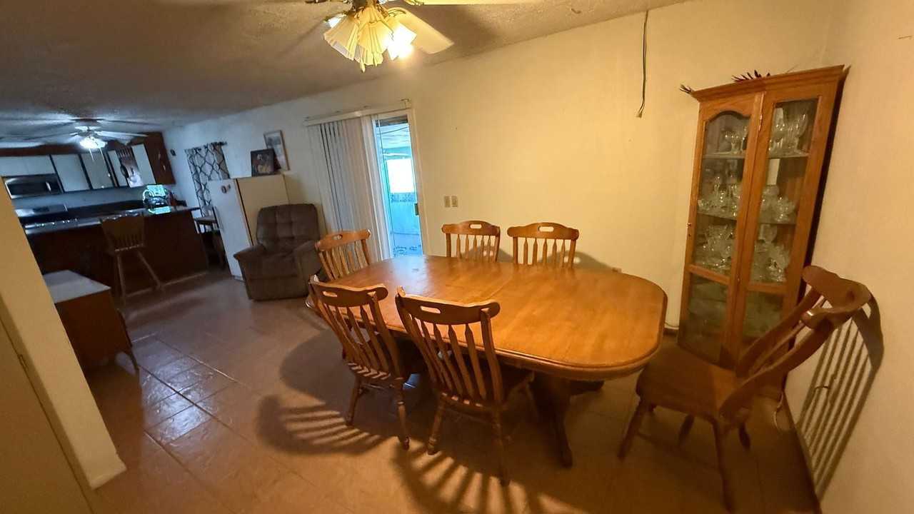 875 Wilson Ave - Photo 5 of 9