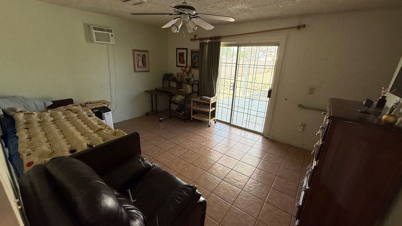875 Wilson Ave - Photo 7 of 9