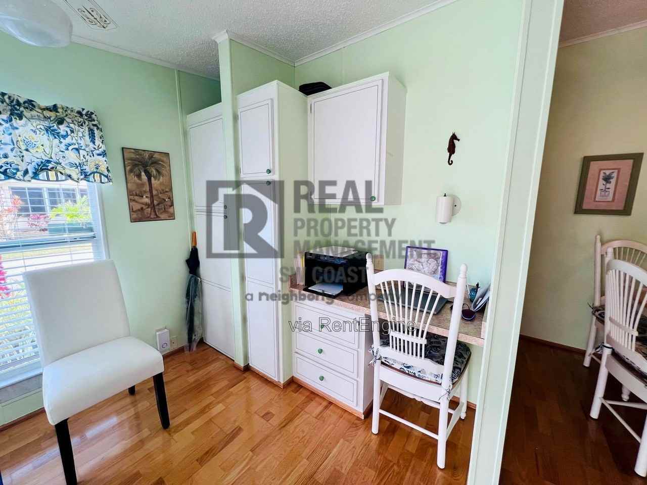 202 Fan Palm Ln - Photo 2 of 22
