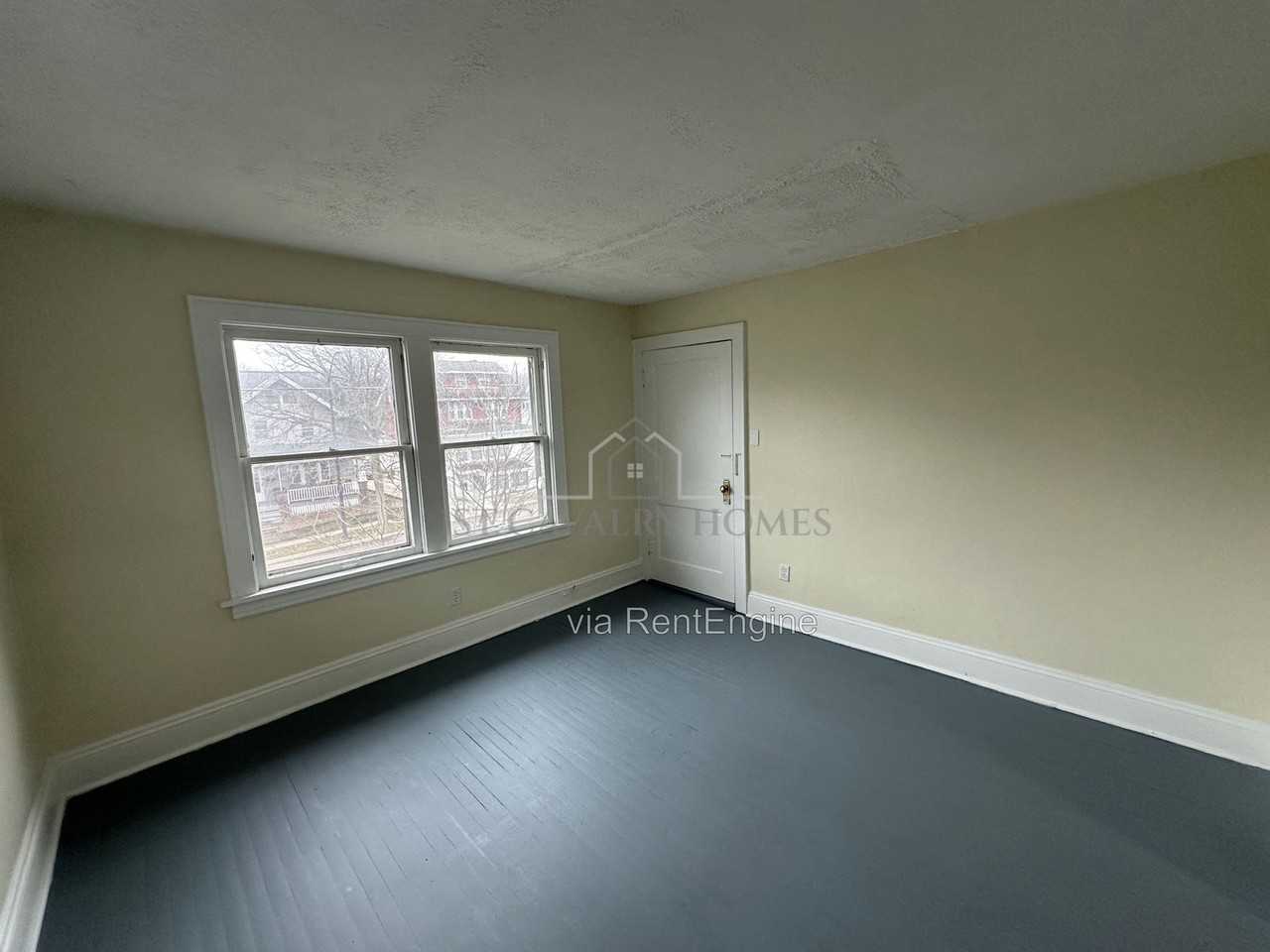 779 E Exchange St #3 - Photo 3 of 10