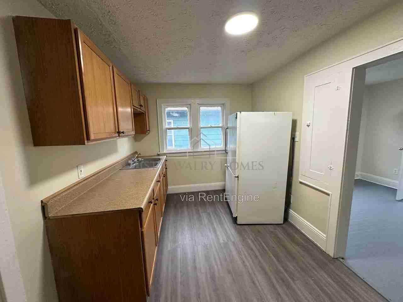 779 E Exchange St #3 - Photo 6 of 10