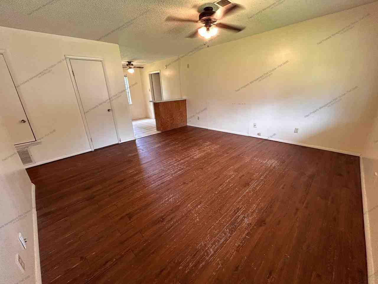 905 W Baltimore St - Photo 2 of 20