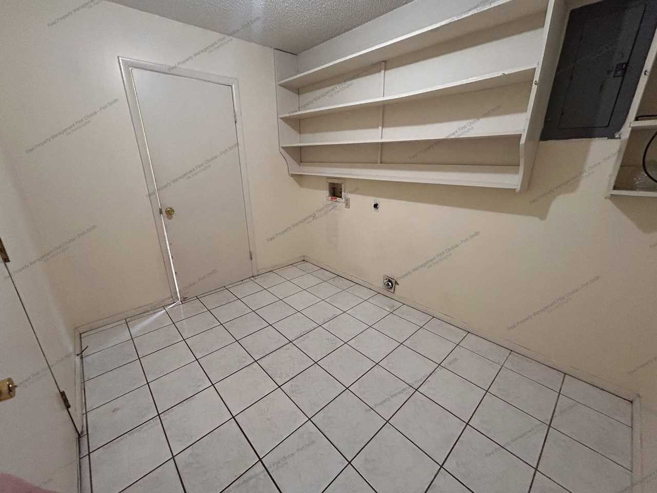 905 W Baltimore St - Photo 6 of 20