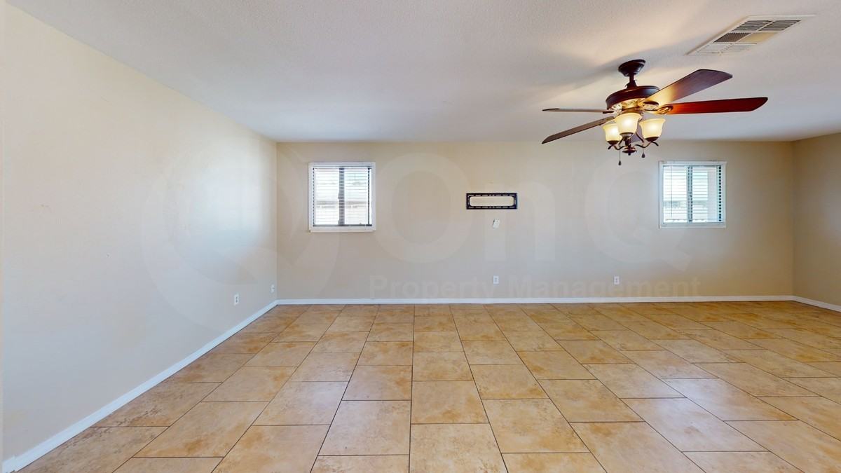 2715 S Rita Ln - Photo 3 of 22