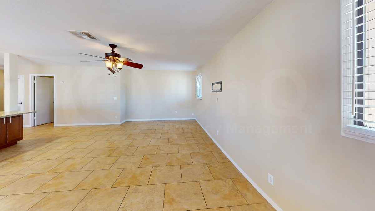 2715 S Rita Ln - Photo 4 of 22