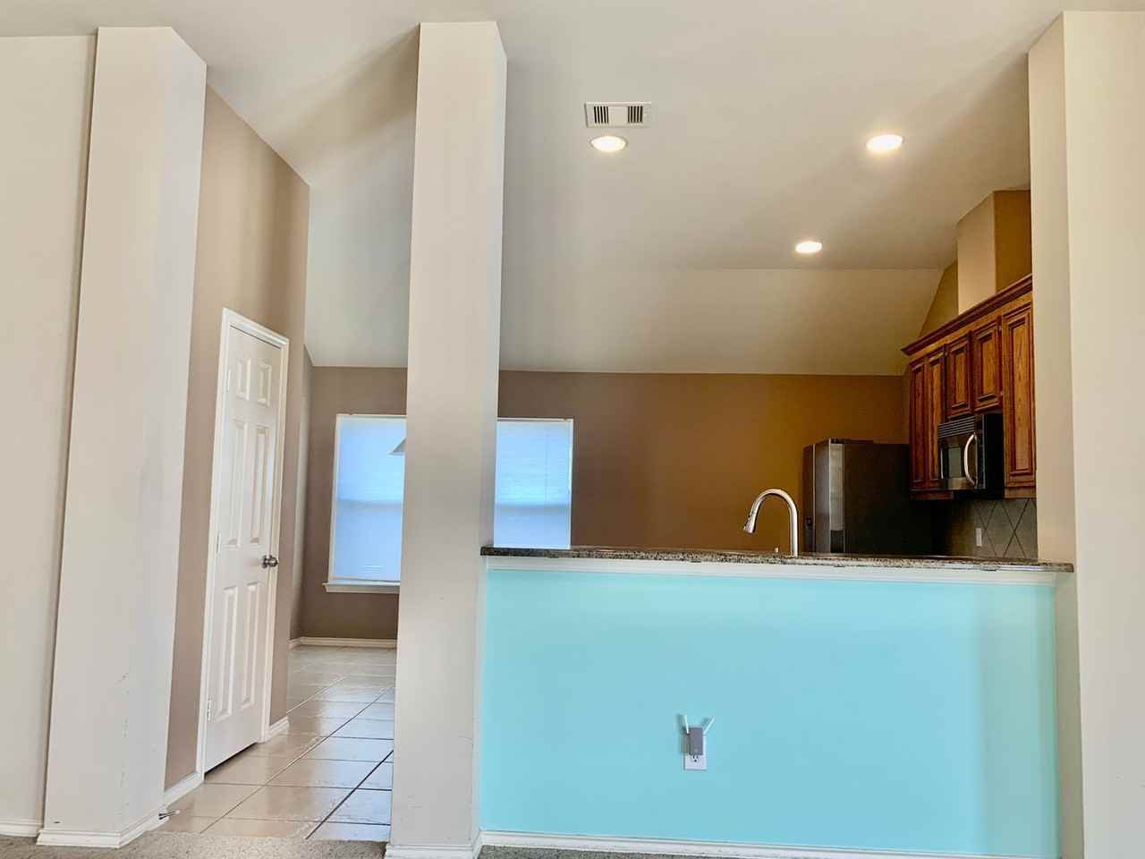 11210 Jadestone Creek Ln - Photo 7 of 33