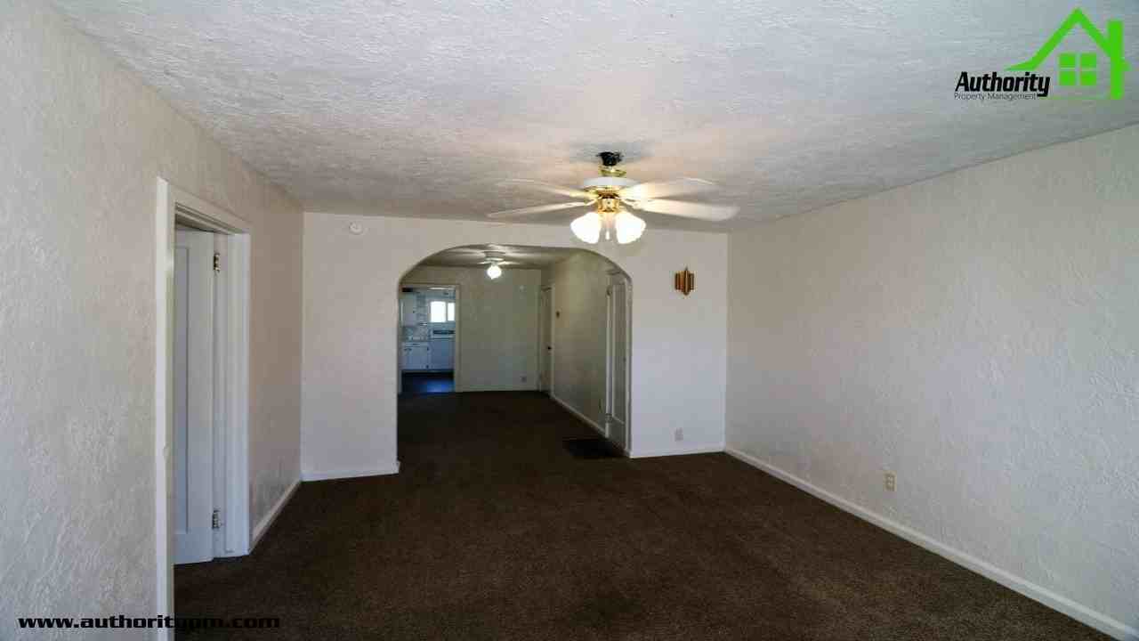 1137 Magnolia Ave - Photo 2 of 20