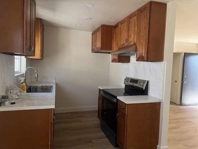 225 W Santa Barbara St #C - Photo 2 of 17