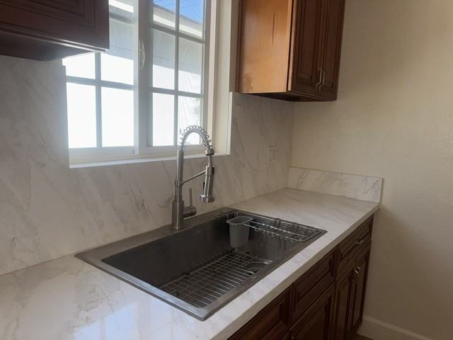 225 W Santa Barbara St #C - Photo 3 of 17