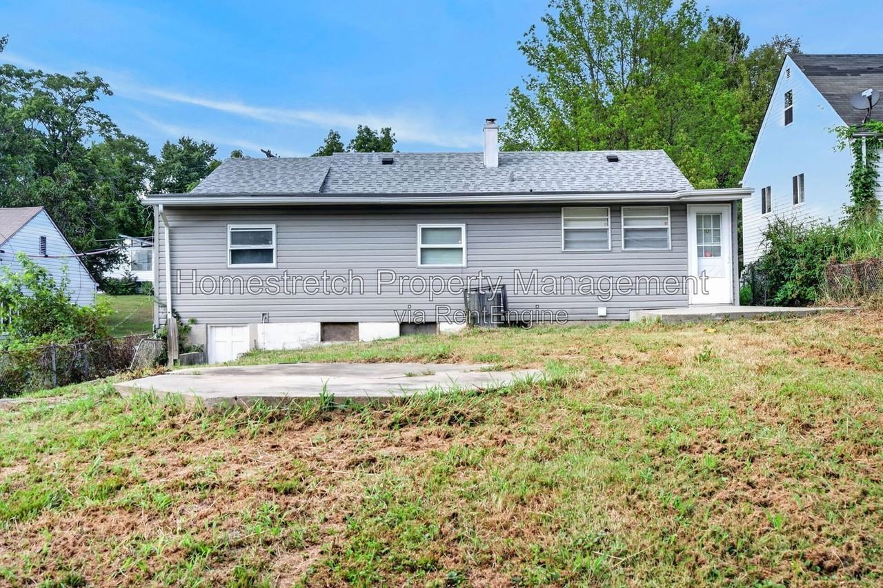 452 Bluff Dr - Photo 5 of 28