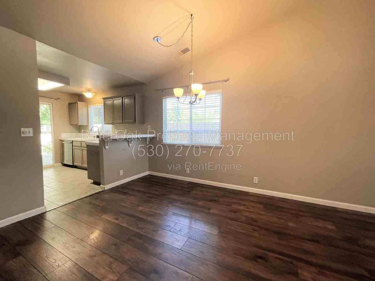 3079 Boulder Dr - Photo 4 of 13