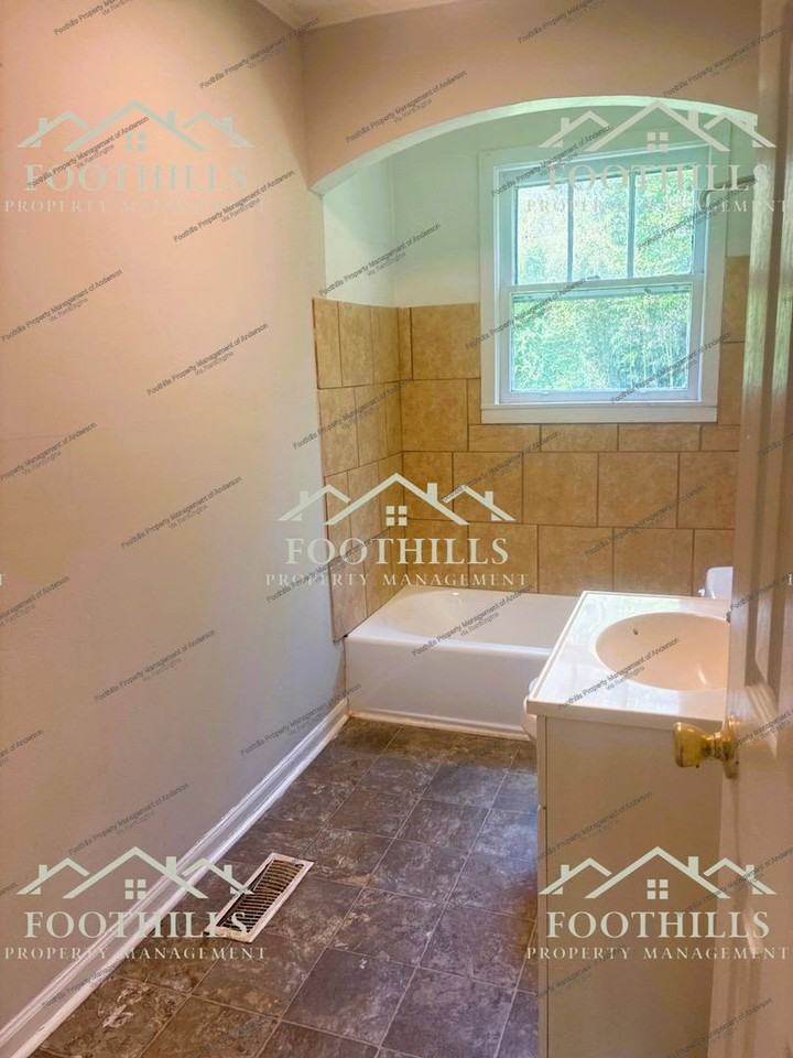 3535 Keys St - Photo 3 of 10