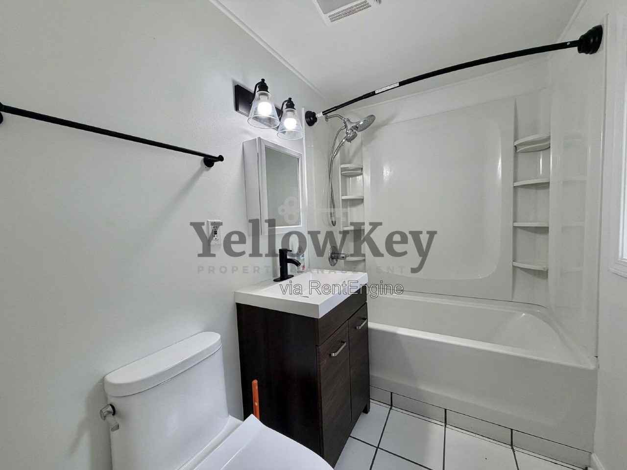 121 S 4th St - Photo 5 of 10