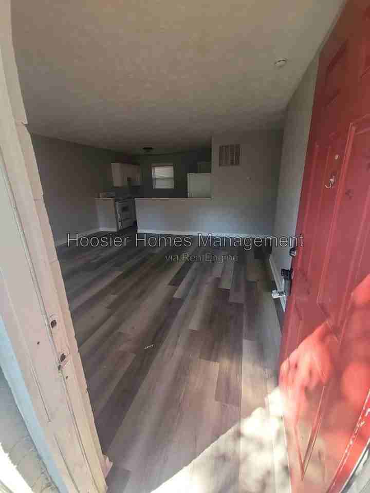 1254 W 23rd St #12 - Photo 2 of 25