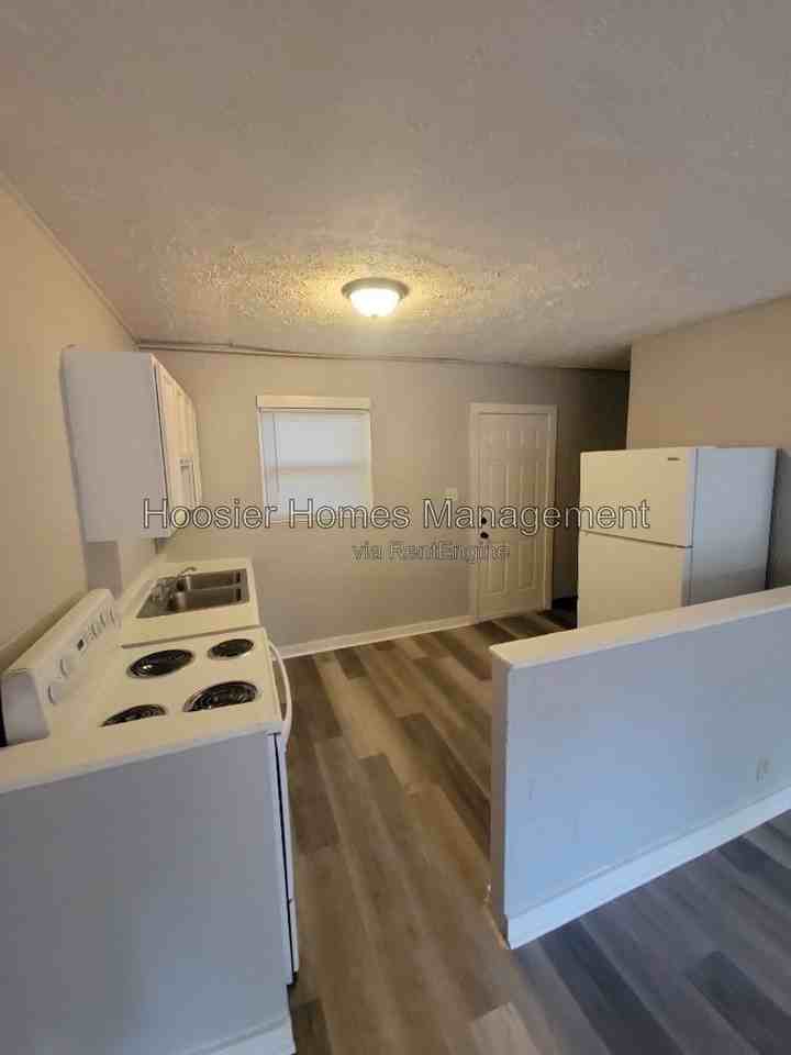 1254 W 23rd St #12 - Photo 6 of 25