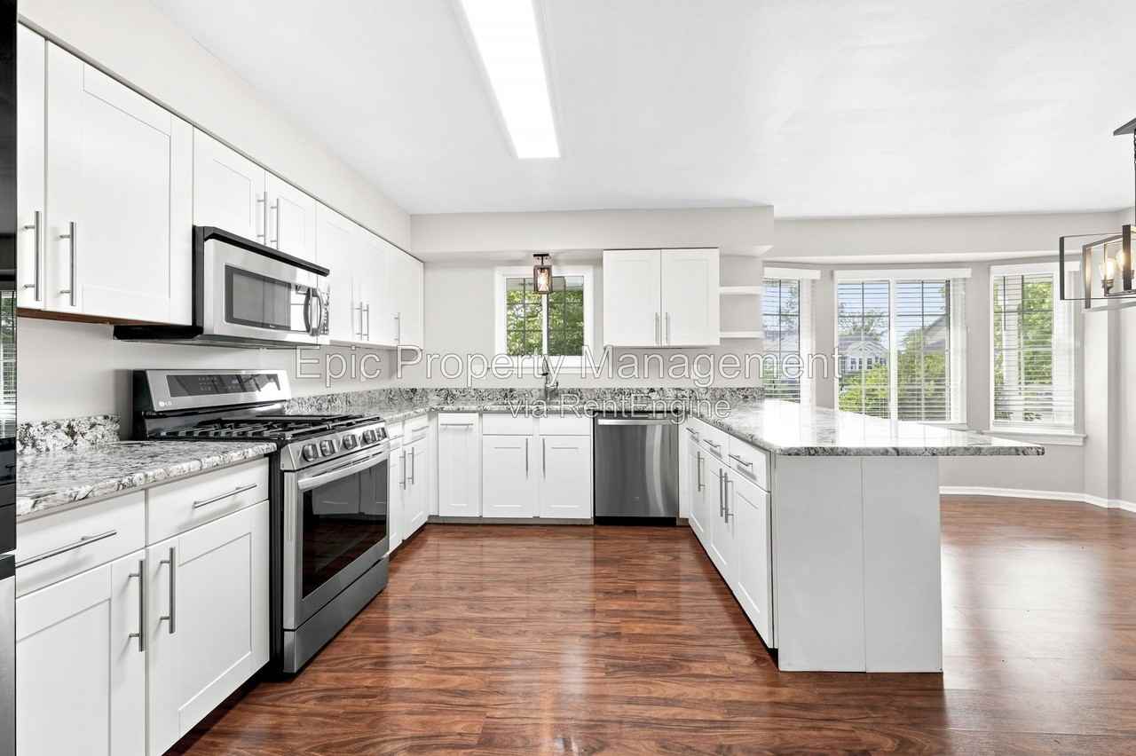 2233 Brookhaven Rd - Photo 2 of 18