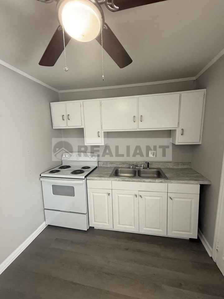 1708 Jennifer Rd #A5 - Photo 2 of 20