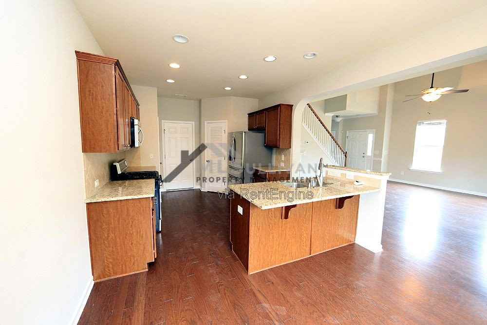 1112 Garden Square Ln - Photo 6 of 22