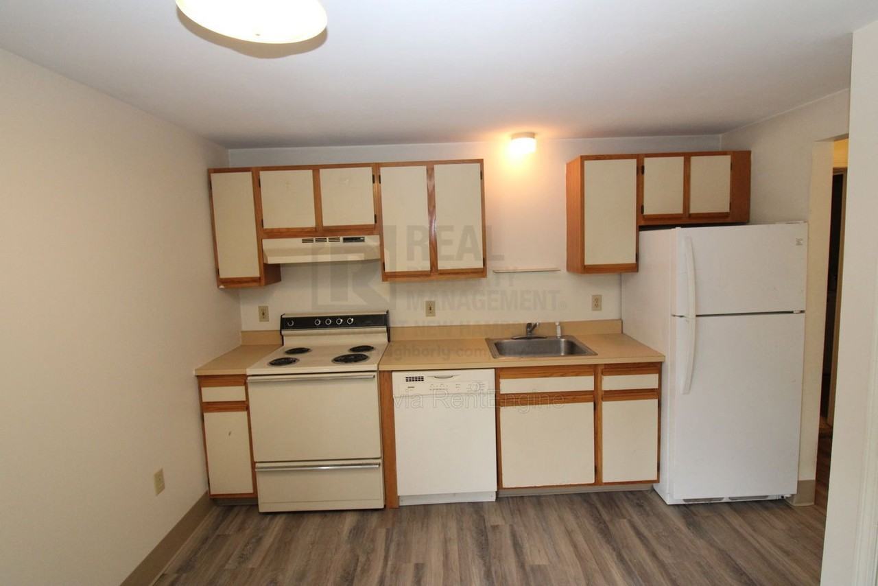 28 Ivy Ln #4 - Photo 2 of 21