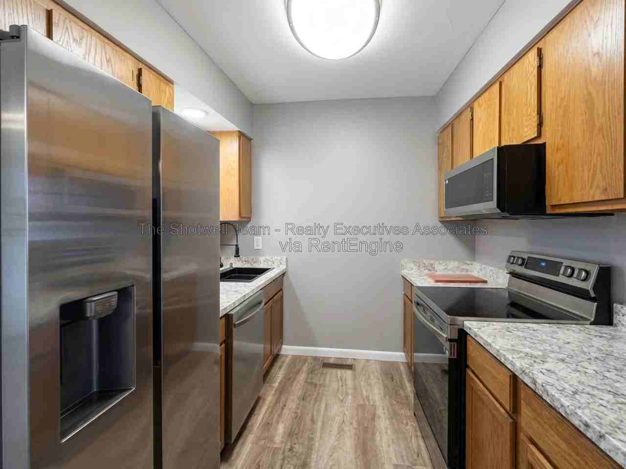 1108 Ruskin Dr - Photo 5 of 16