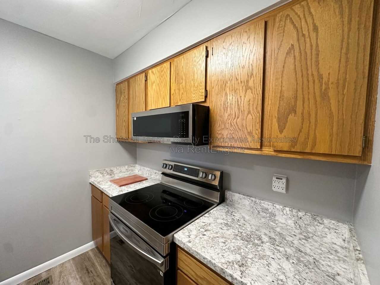 1108 Ruskin Dr - Photo 6 of 16