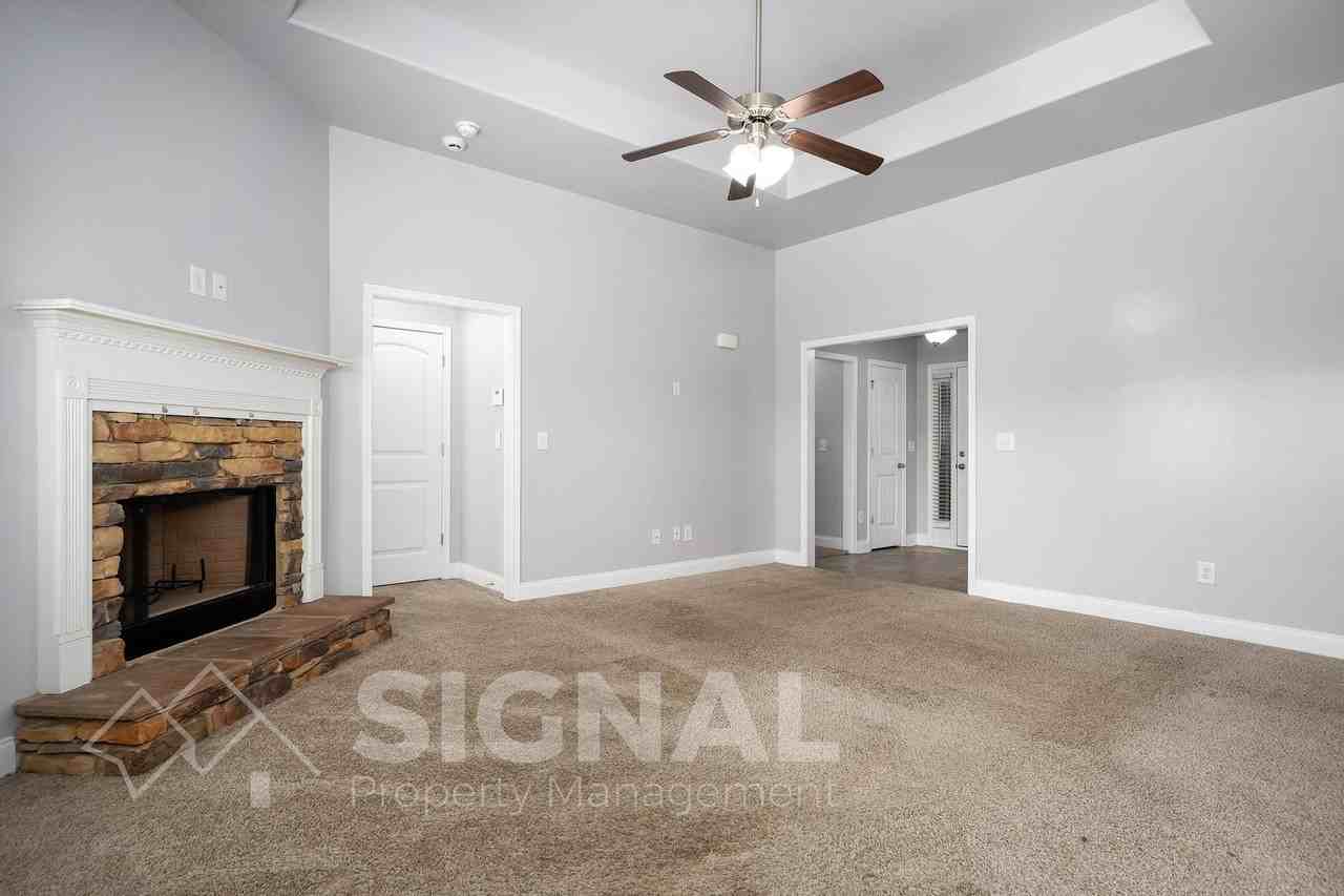 473 River Crest Dr N - Photo 7 of 32