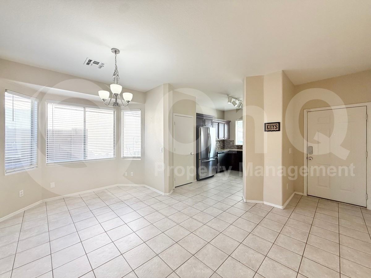 10538 E Flossmoor Ave - Photo 6 of 23