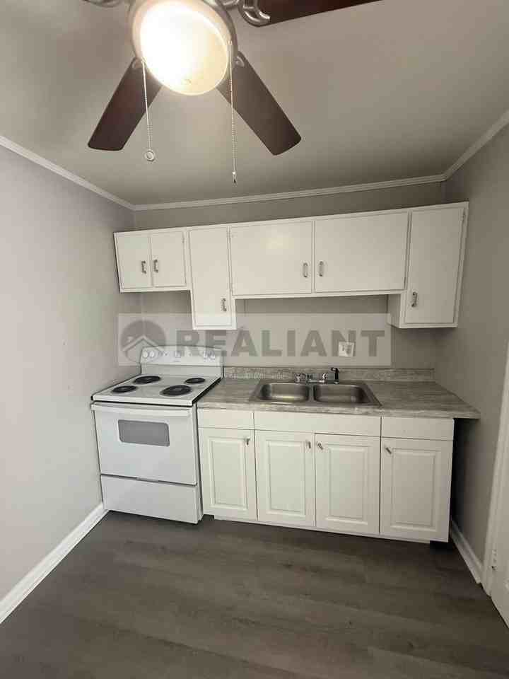 1708 Jennifer Rd #B5 - Photo 4 of 20