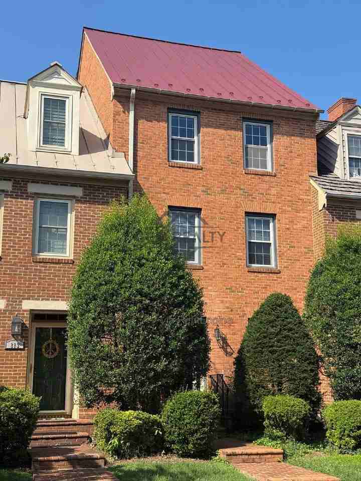 815 College Ave - Photo 2 of 41