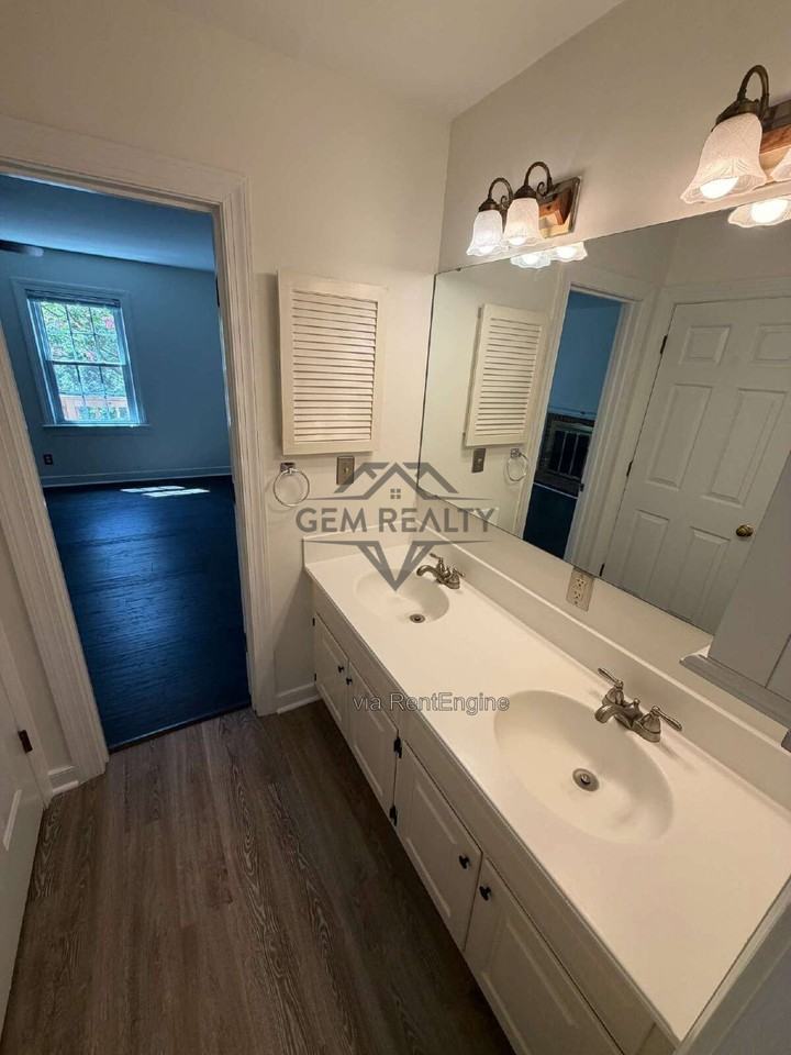 815 College Ave - Photo 7 of 41
