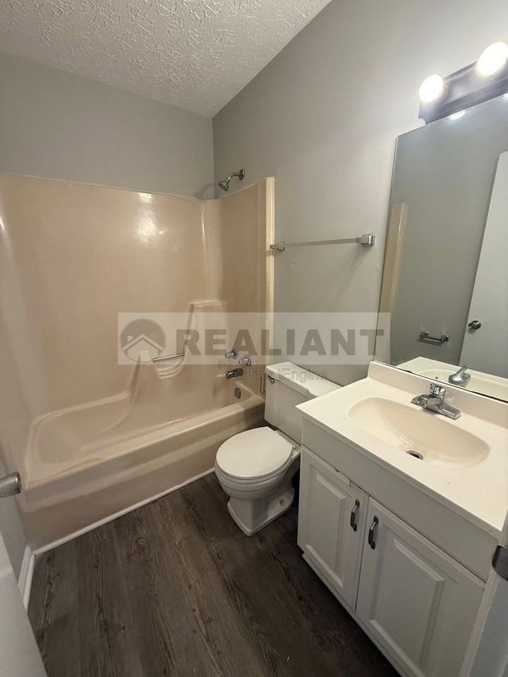 3688 Crosby Dr #B - Photo 5 of 9