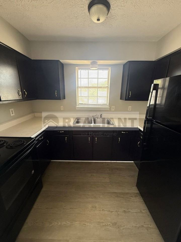 3688 Crosby Dr #B - Photo 7 of 9