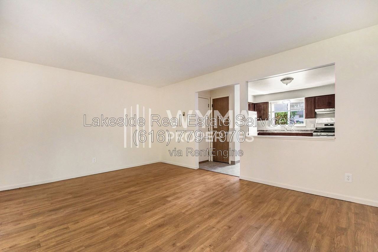 1015 36th St Sw #6 - Photo 4 of 31