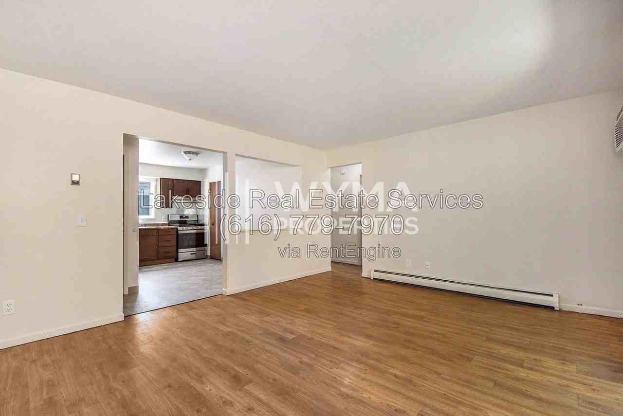 1015 36th St Sw #6 - Photo 5 of 31